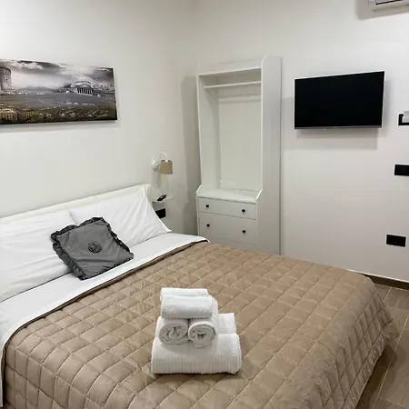 Residenza Trinita 3* Nápoles