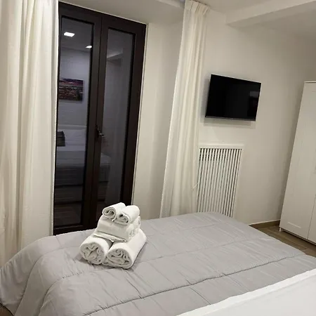 Residenza Trinita 3* Neapol